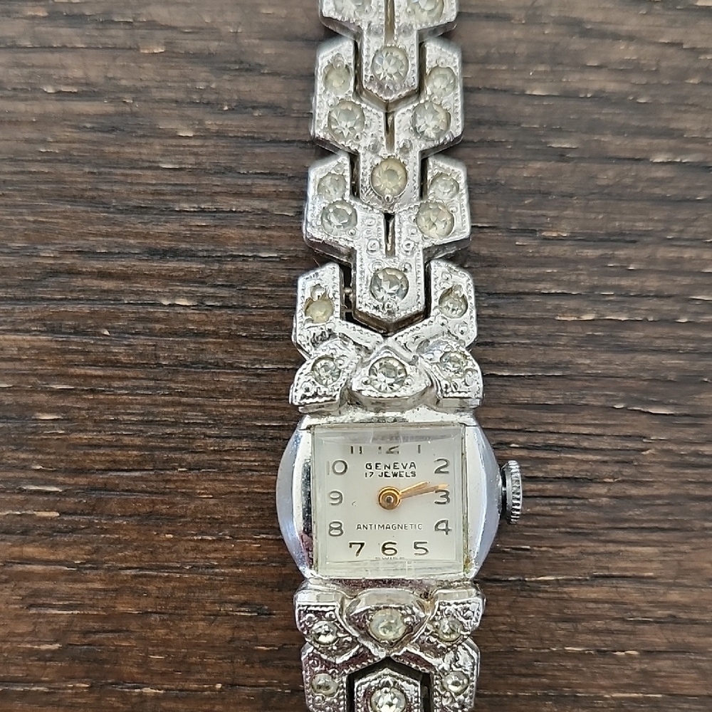Vintage Geneva Silver-Tone Women's Crystal Link Bracelet Watch - Parts/Repair - Picture 5 of 12